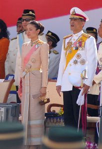 Crown Prince Vajiralongkorn and Princess Srirasmi in 2007 (Commons: Amrufm CC BY 2.0)